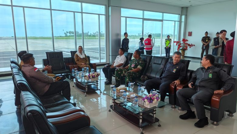 KETUA DPRD KABUPATEN NATUNA SAMBUT KEDATANGAN WAKIL KEPALA KEJAKSAAN TINGGI KEPULAUAN RIAU