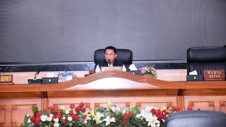 KOMISI II BERSAMA KOMISI I DAN III DPRD KABUPATEN NATUNA GELAR RAPAT PEMBAHASAN RAPBD PERUBAHAN KABUPATEN NATUNA TA. 2026